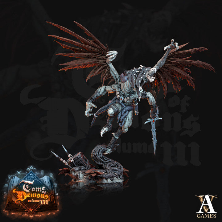 miniature Teraton Vulduk pose 3 sculpted by Archvillain Games