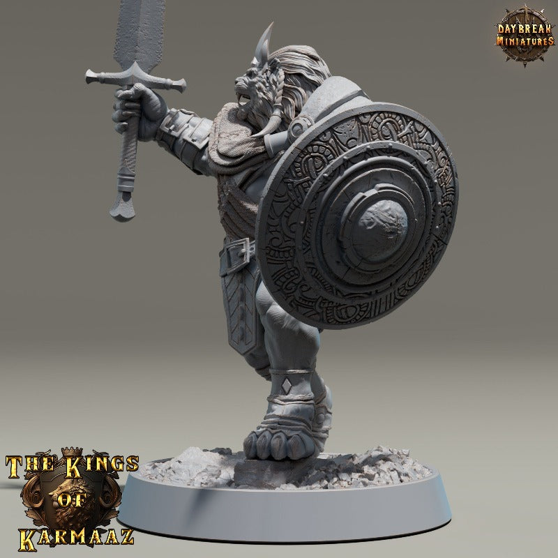 miniature King Goldenmane sculpted by Daybreak Miniatures